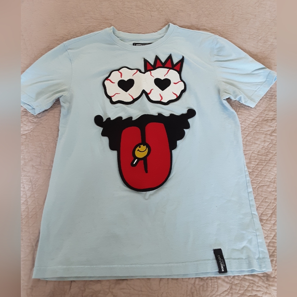 ROKU Studio Eyes Tongue T-shirt, Size